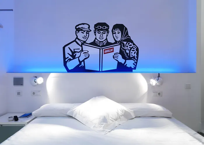 Chic & Basic Tallers Hostal Barcelona